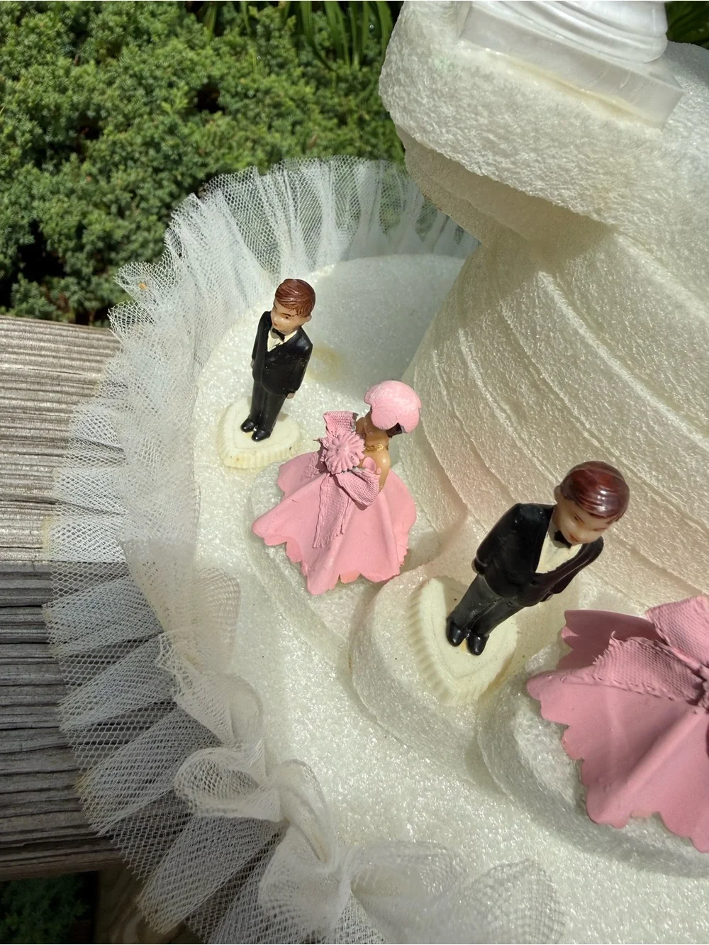 VintageClassic White & Pink Wedding Cake Topper - Elegant Bridal Party Figurine